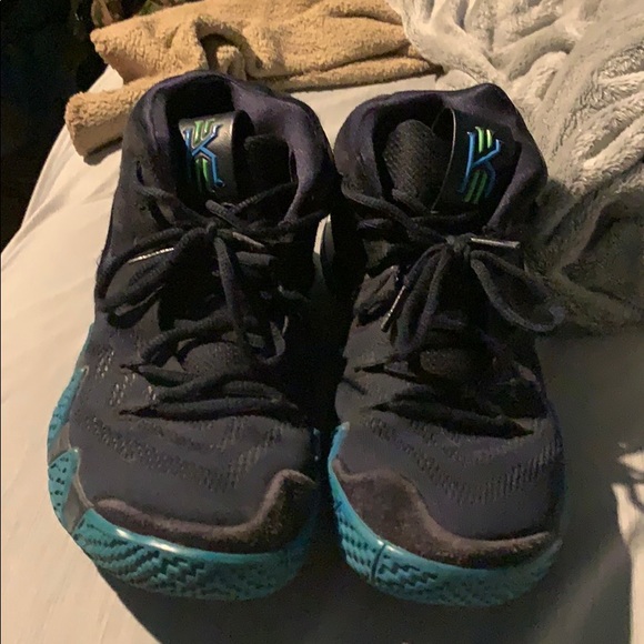 nike kyrie 4 size 7.5